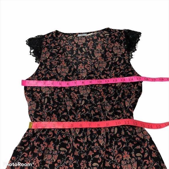 🚨 UO Kimchi Blue Floral Lace Romper - Picture 10 of 10
